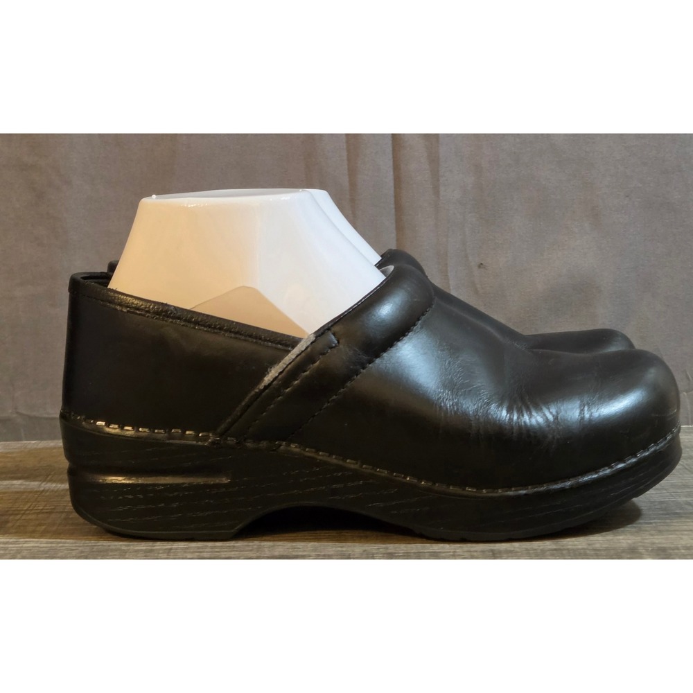 Dansko Professional Black Leather Clogs Women's EU 39 US 8.5-9